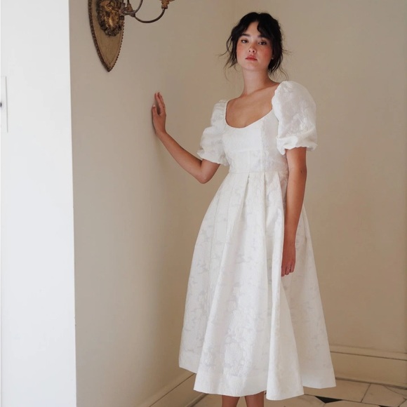 Square-Neck White Puff-Sleeve Midi Dress - Picture 2 of 3